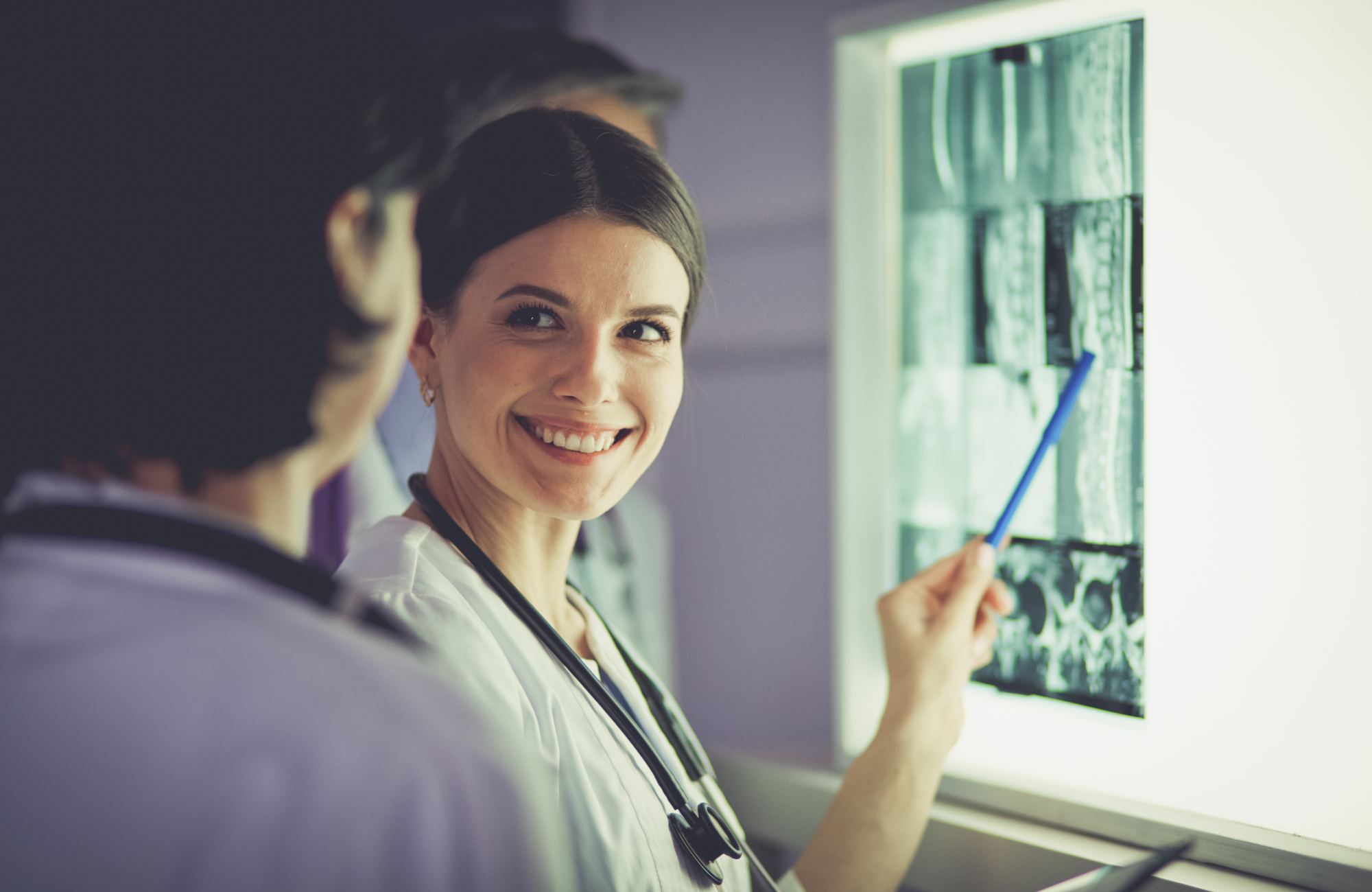 Equipos Médicos Indispensables en una Consulta Radiográfica